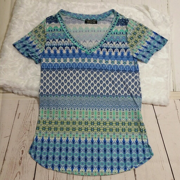 PAPERMOON Stitch Fix v neck tee XS - Picture 1 of 4